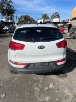 DRY CREEK WRECKERS – 10/2015 KIA SPORTAGE SL AUTO 2LTR G4NC PETROL FWD WHITE full