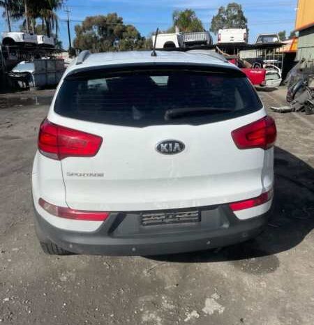 DRY CREEK WRECKERS – 10/2015 KIA SPORTAGE SL AUTO 2LTR G4NC PETROL FWD WHITE full