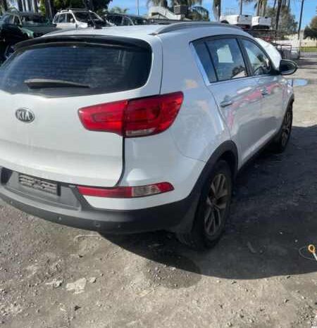 DRY CREEK WRECKERS – 10/2015 KIA SPORTAGE SL AUTO 2LTR G4NC PETROL FWD WHITE full