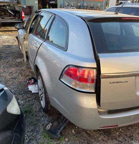 DRY CREEK WRECKERS-3/2009 HOLDEN COMMODORE VE 3.6L AUTO V6 WAGON SILVER full